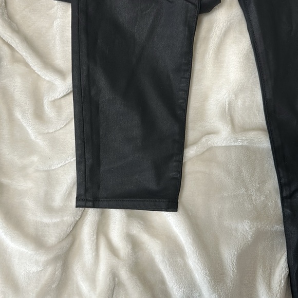 NWT Abercrombie Glossed Super Skinny High Rise Jeans short - Picture 3 of 4